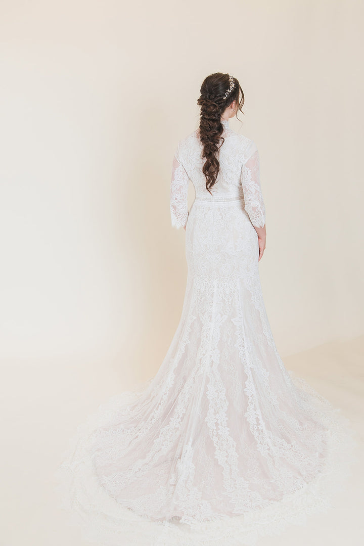 Estella - High Neckline